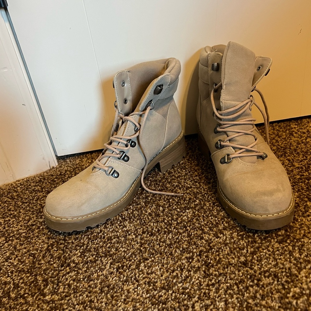 Women’s Light Tan Lace-Up Ankle Boots, Size 10